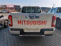 میتسوبیشی L200